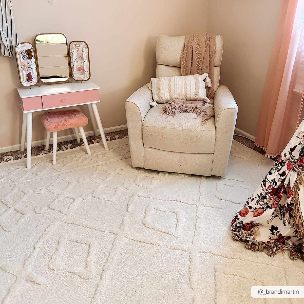 Gyundyukoru Area Rug - Clearance - Image 10